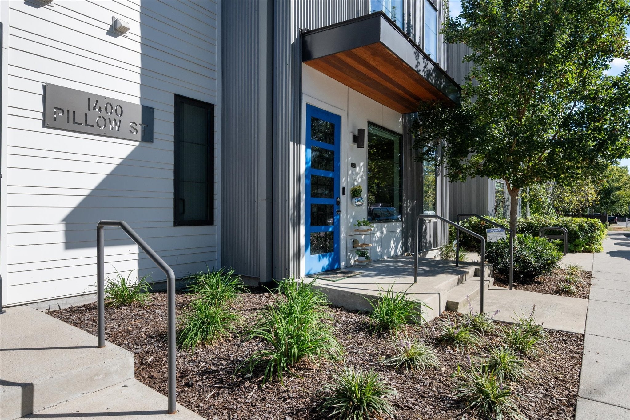 1400 Pillow St 102