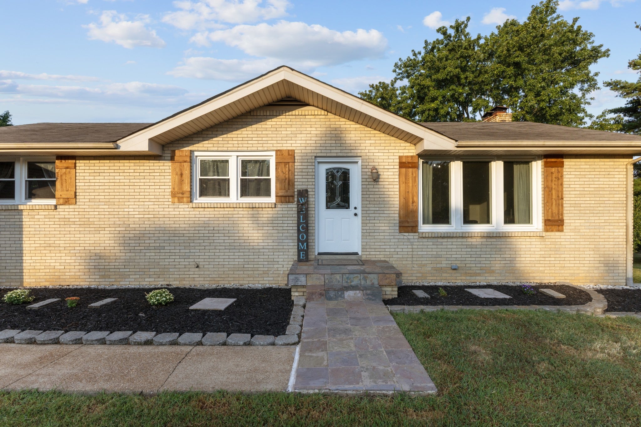 147 Lake Terrace Dr