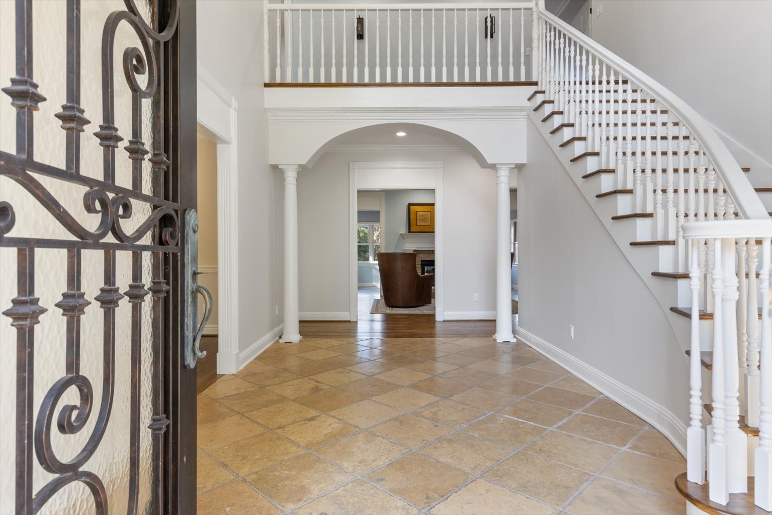 1208 Pointe Pl