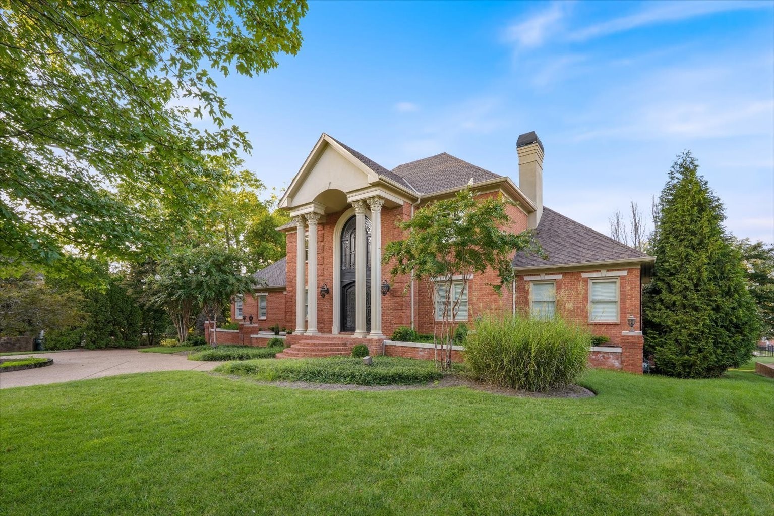 1208 Pointe Pl