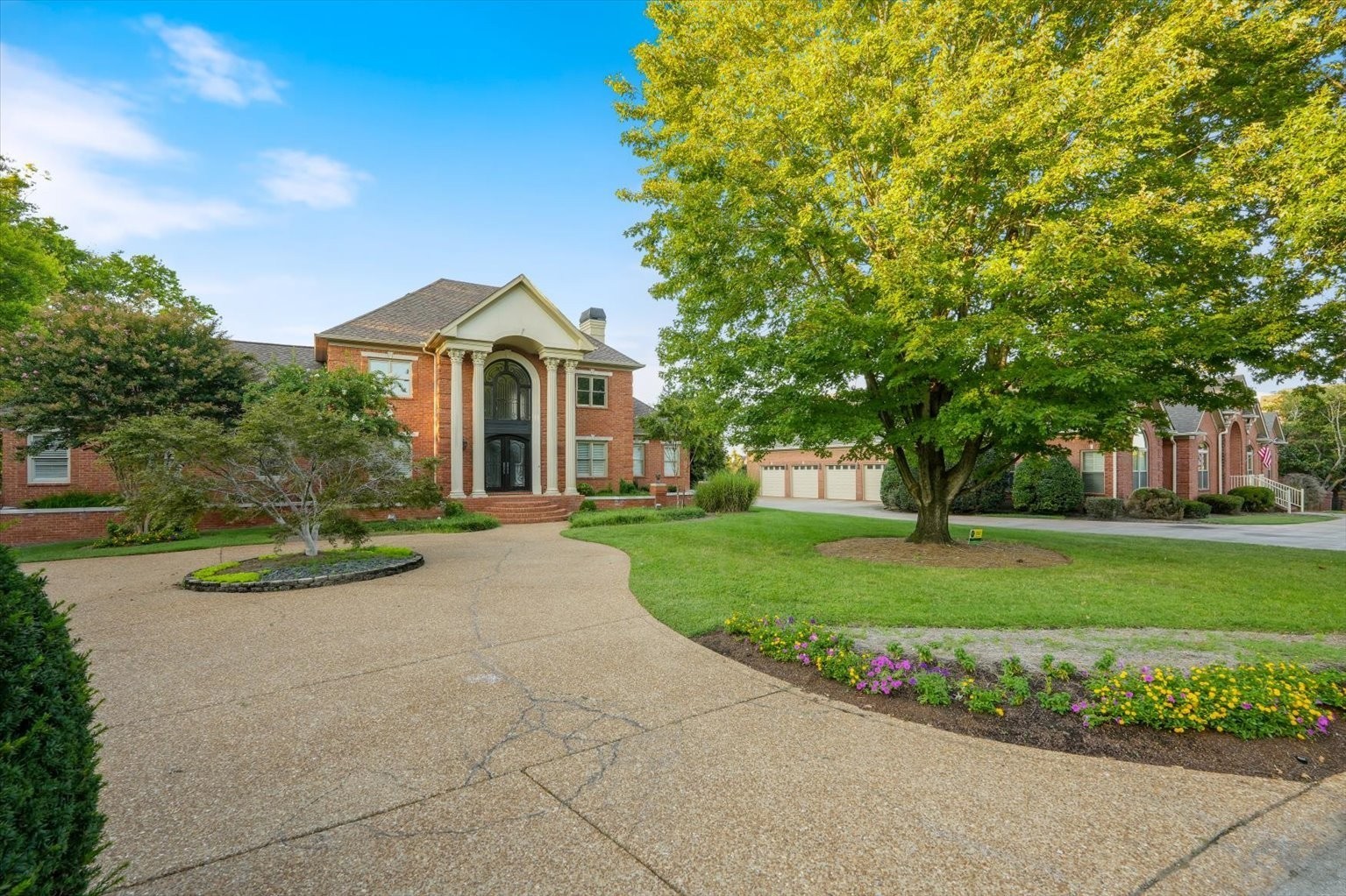 1208 Pointe Pl