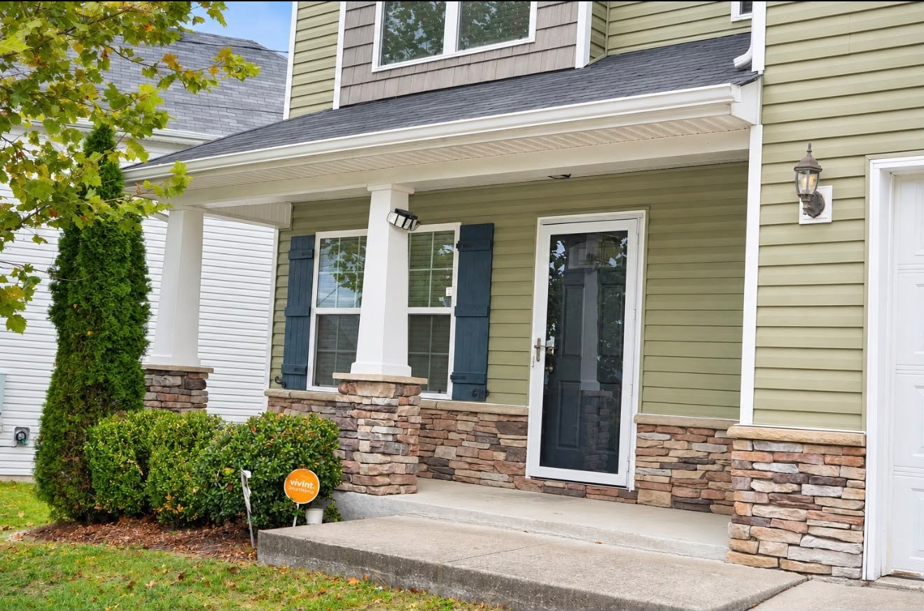 1225 Silverstream Pt