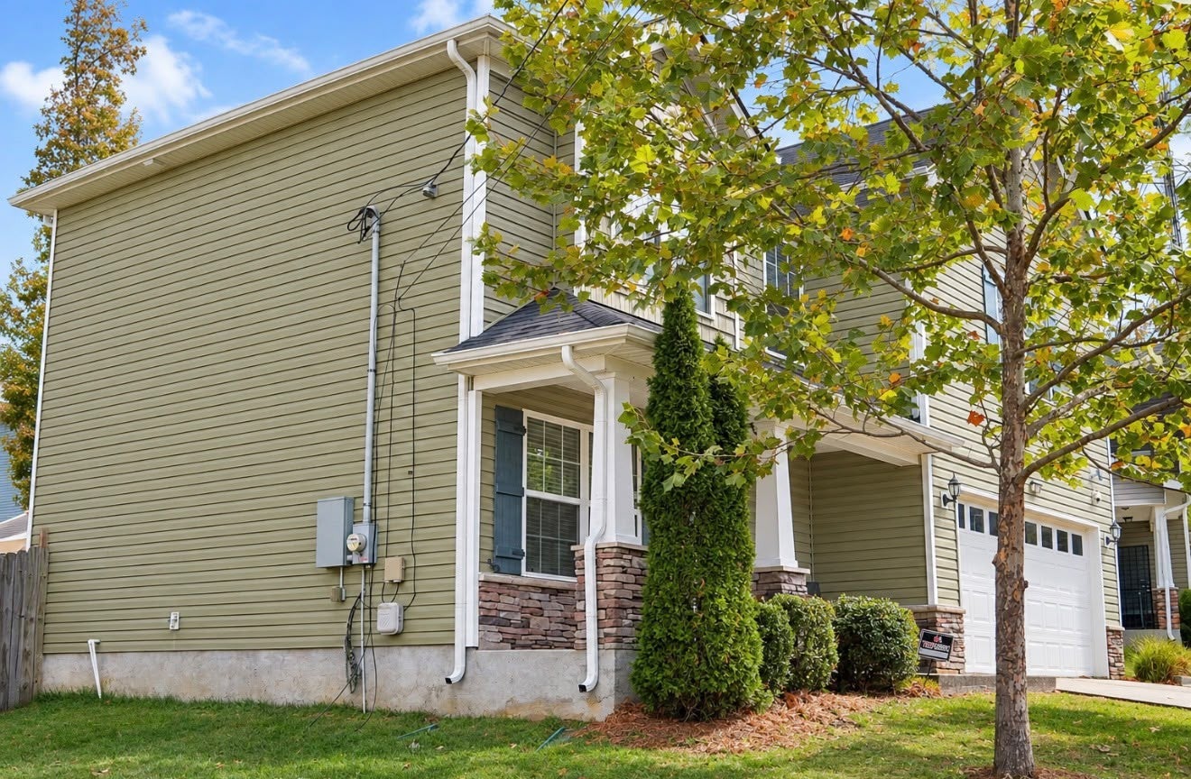 1225 Silverstream Pt