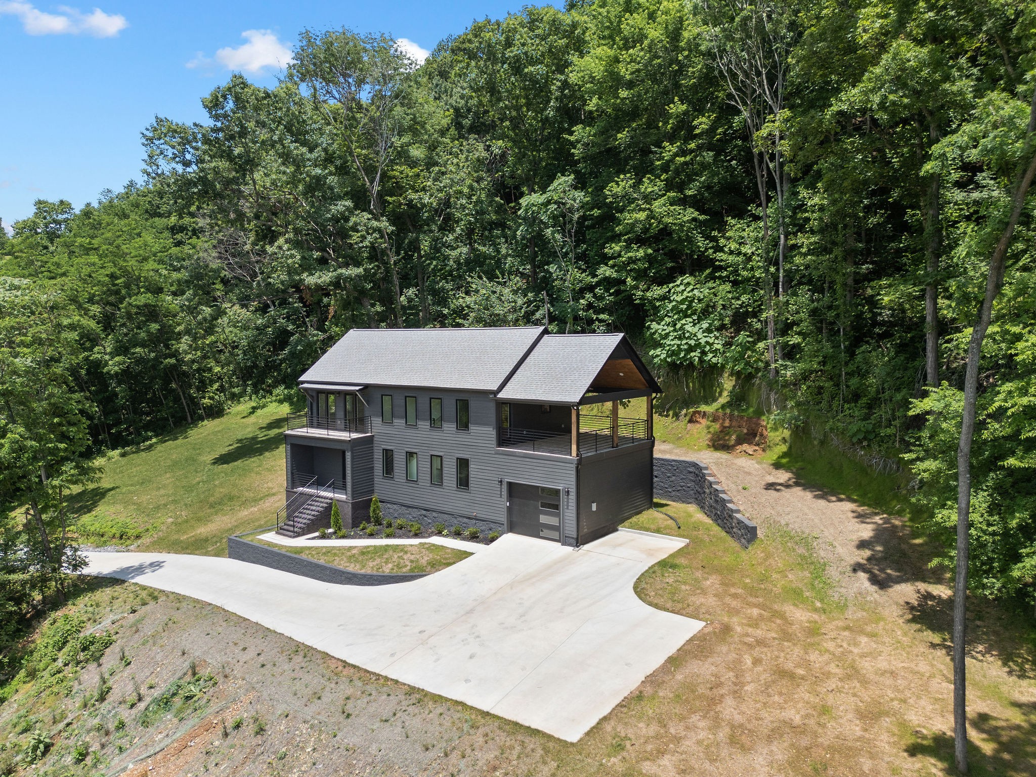 921 Blackberry Ridge