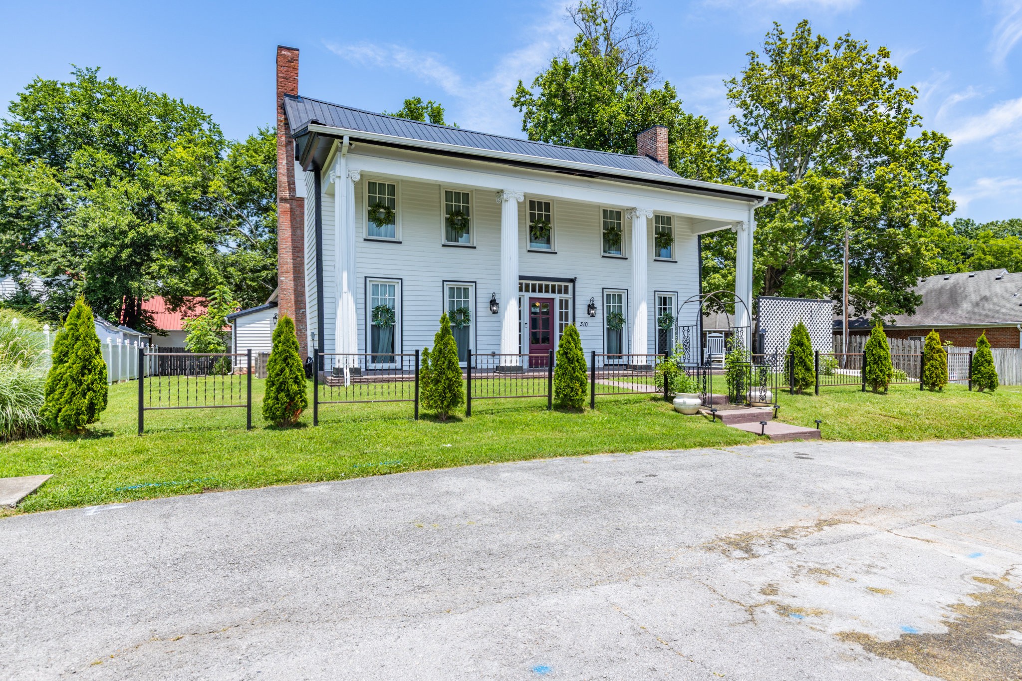 310 E Franklin St