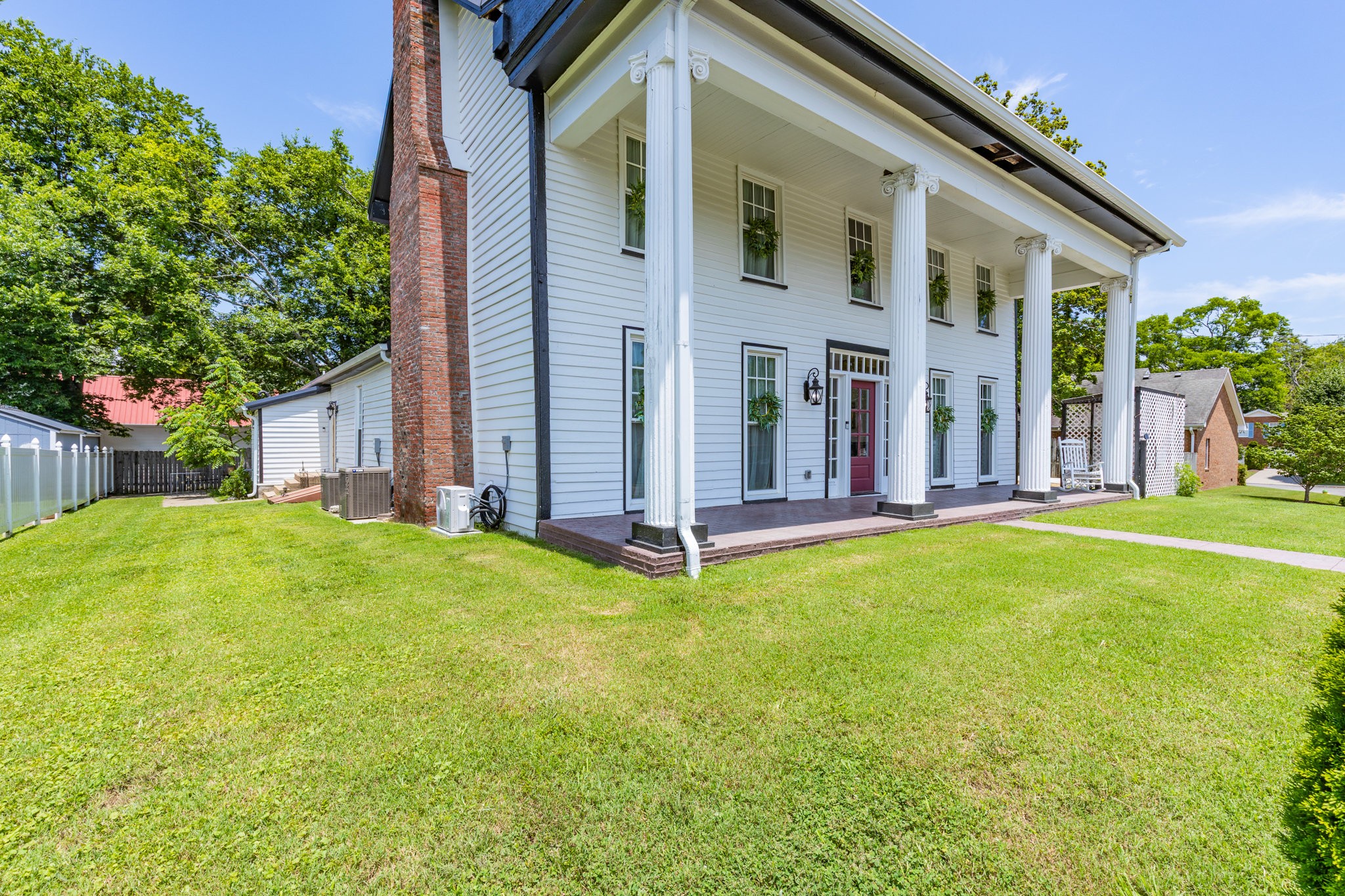 310 E Franklin St