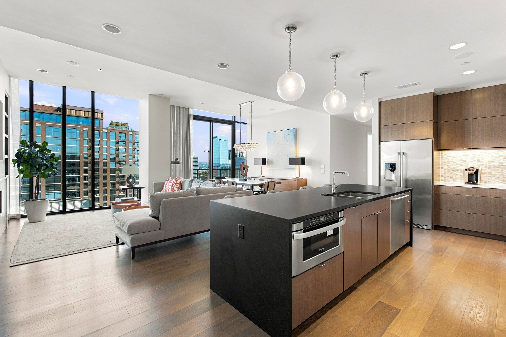 1212 Laurel St PH 2304