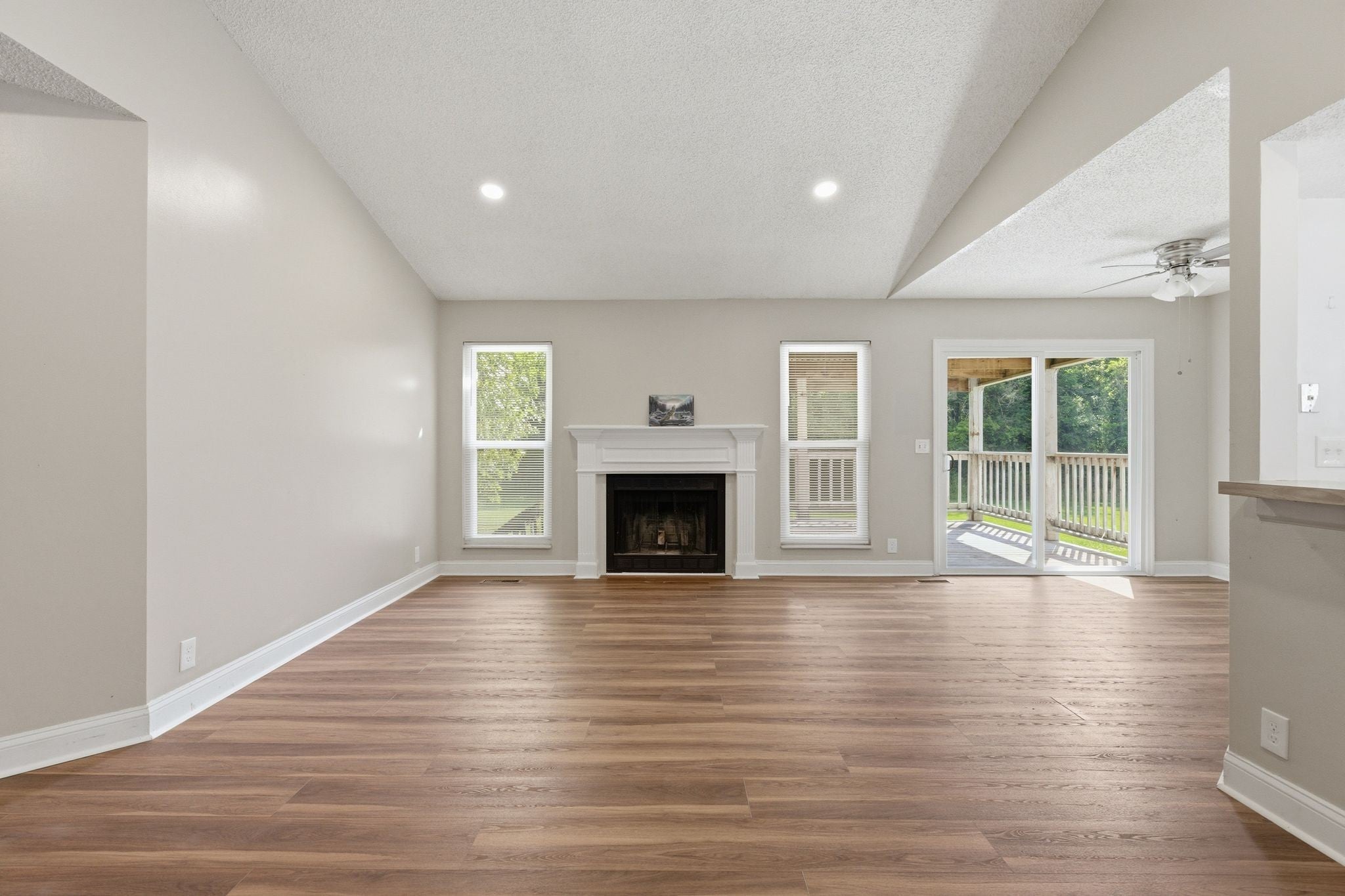 3-bed home for sale in Antioch, TN 37013, 3364 Calais Cir 3364 Calais Cir, Antioch TN 37013 3-bed home, photo 5 of 23