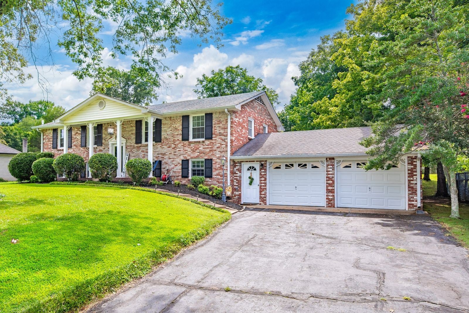 104 Hemingway Dr