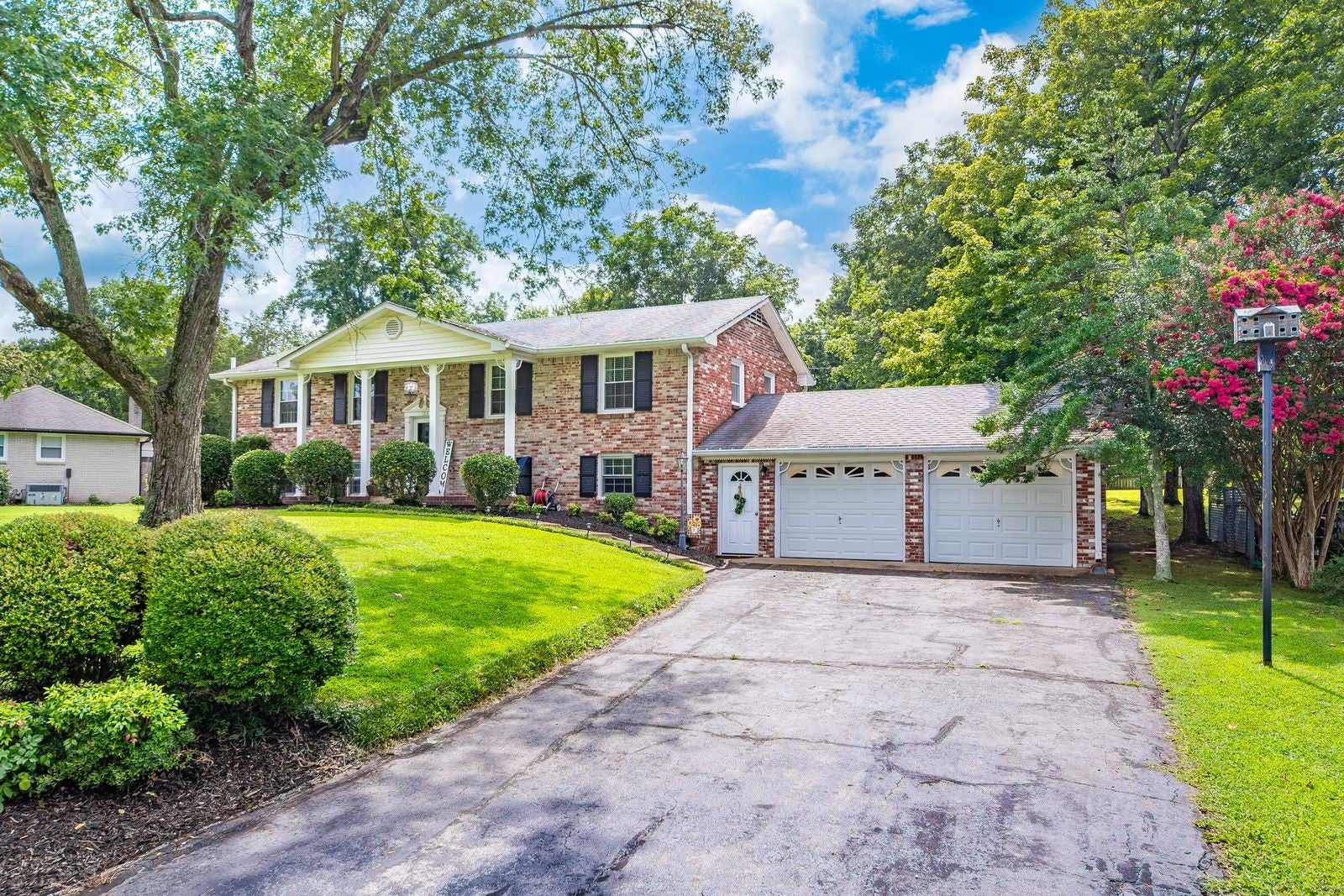 104 Hemingway Dr
