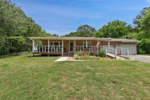 5420 Corinth Rd Lexington TN 38351