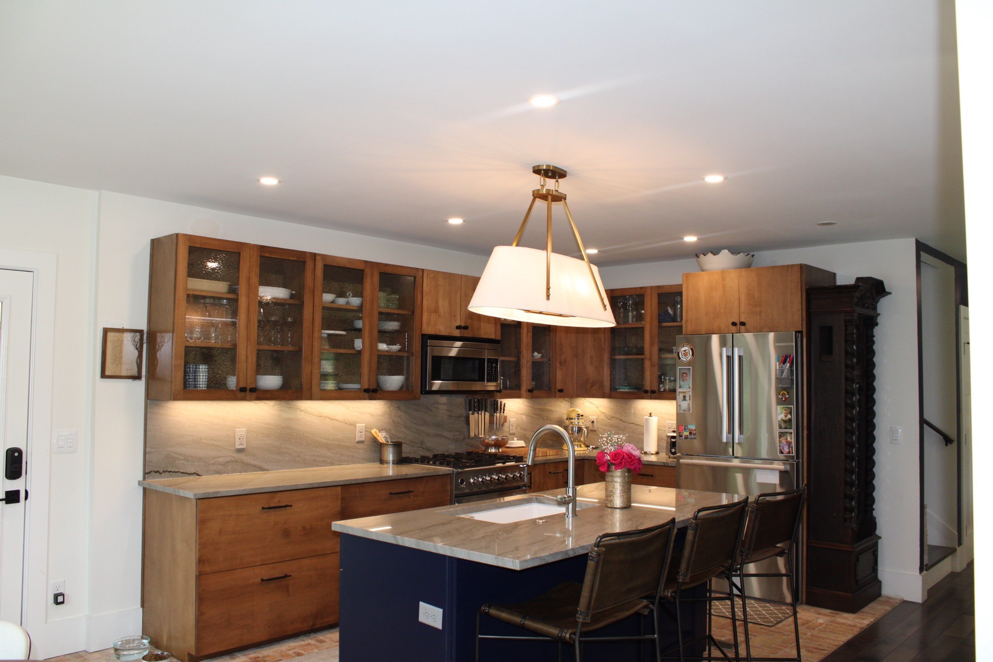 1001 Graybar Ln