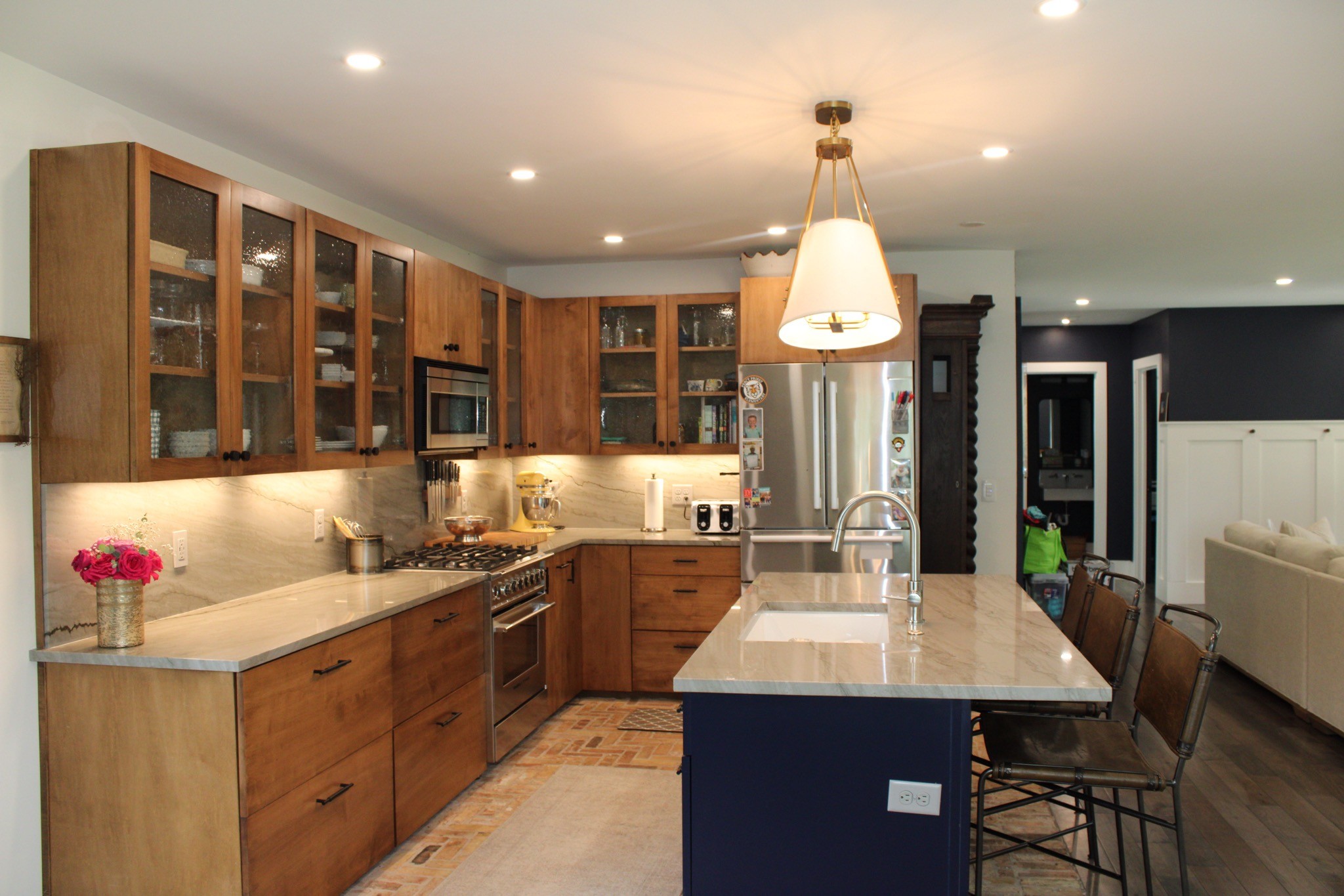 1001 Graybar Ln