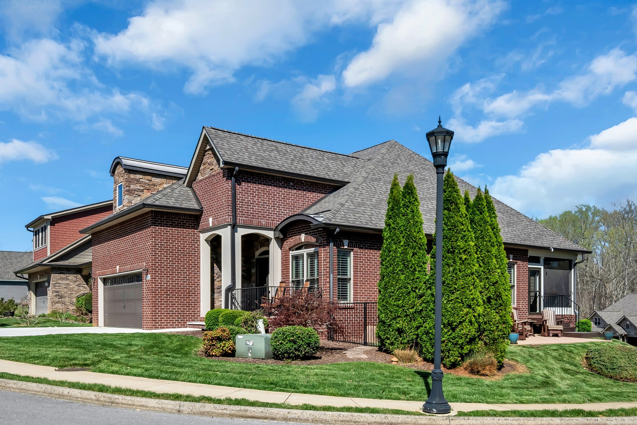 533 Summit View Cir
