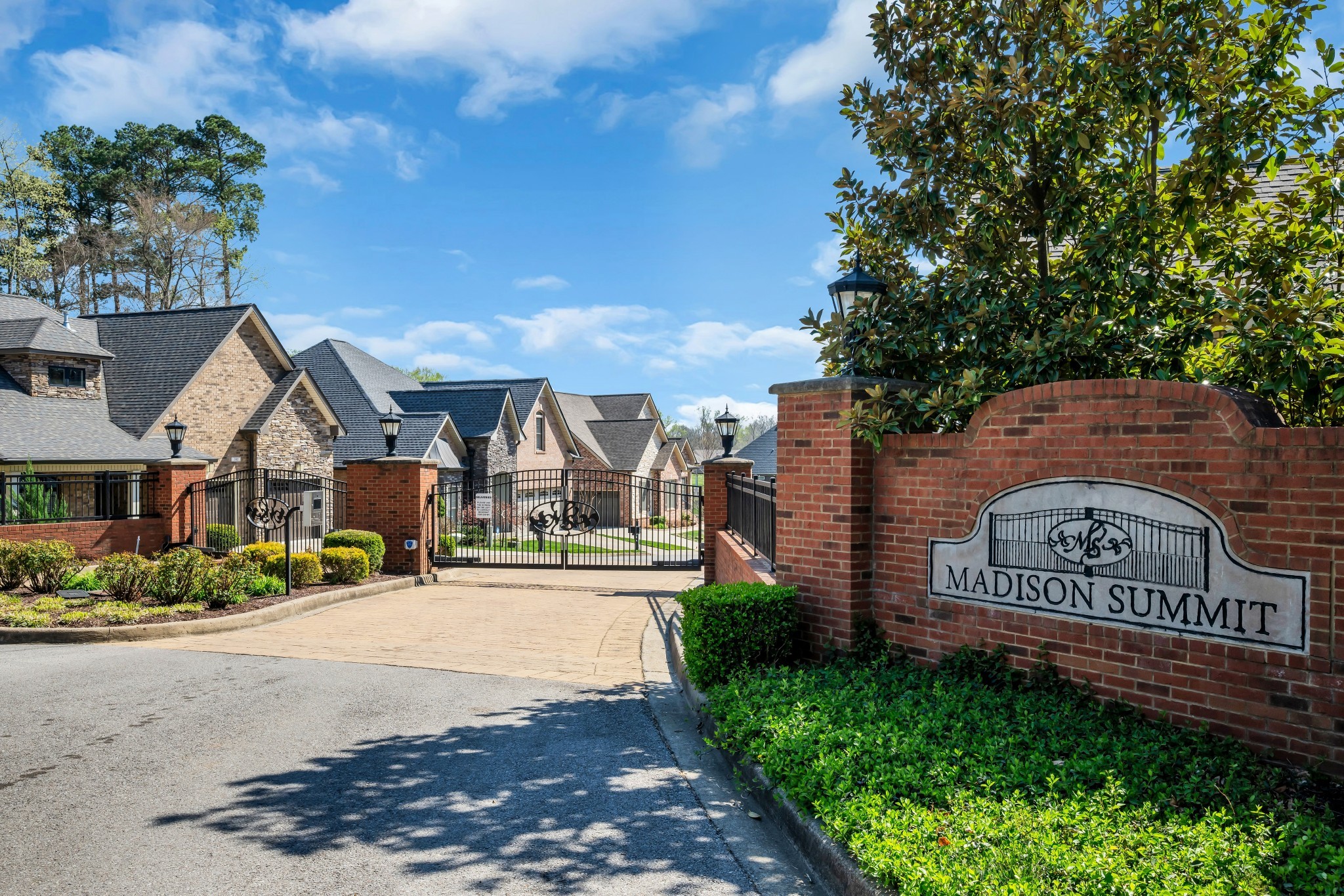 533 Summit View Cir