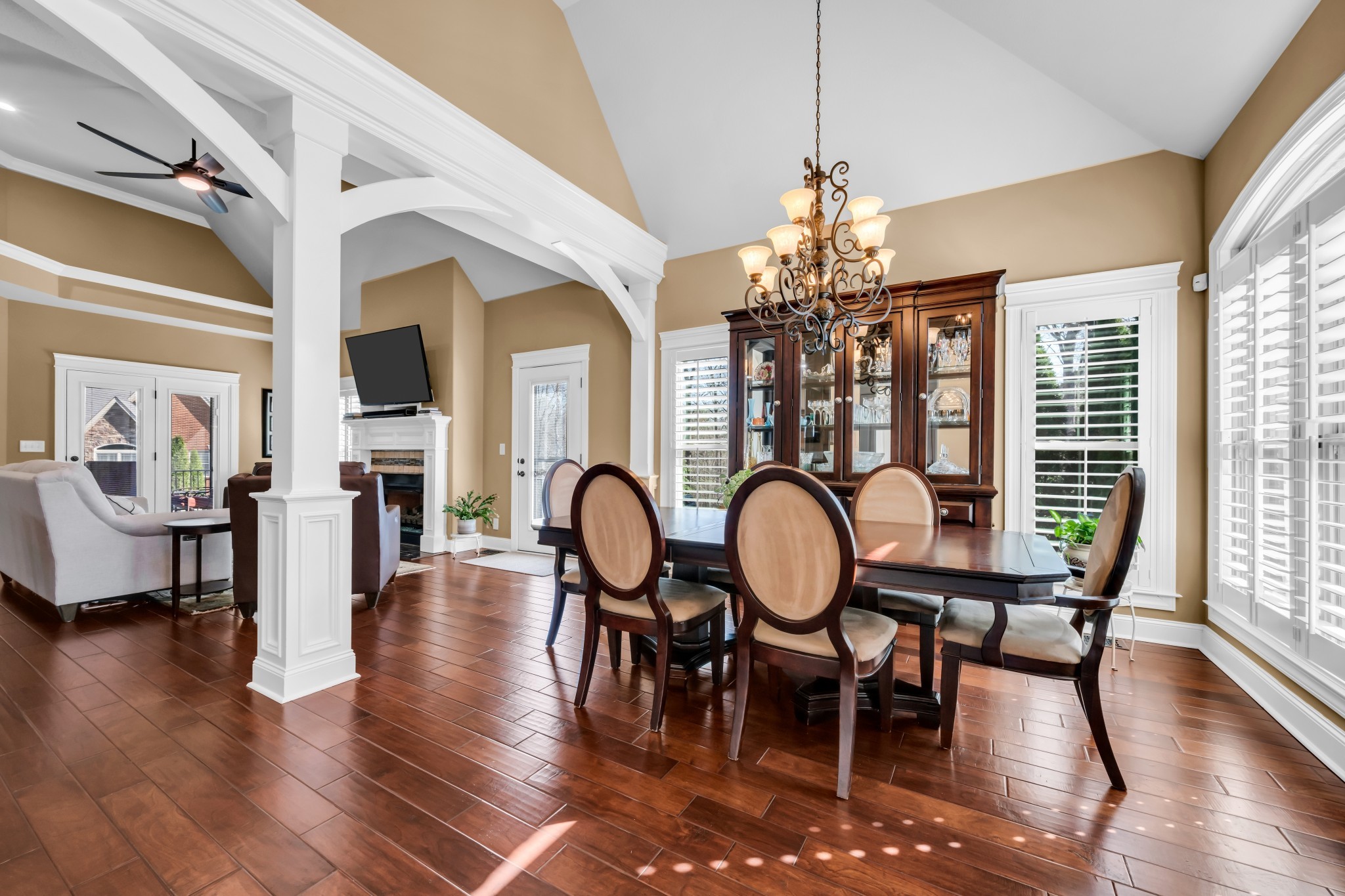 533 Summit View Cir