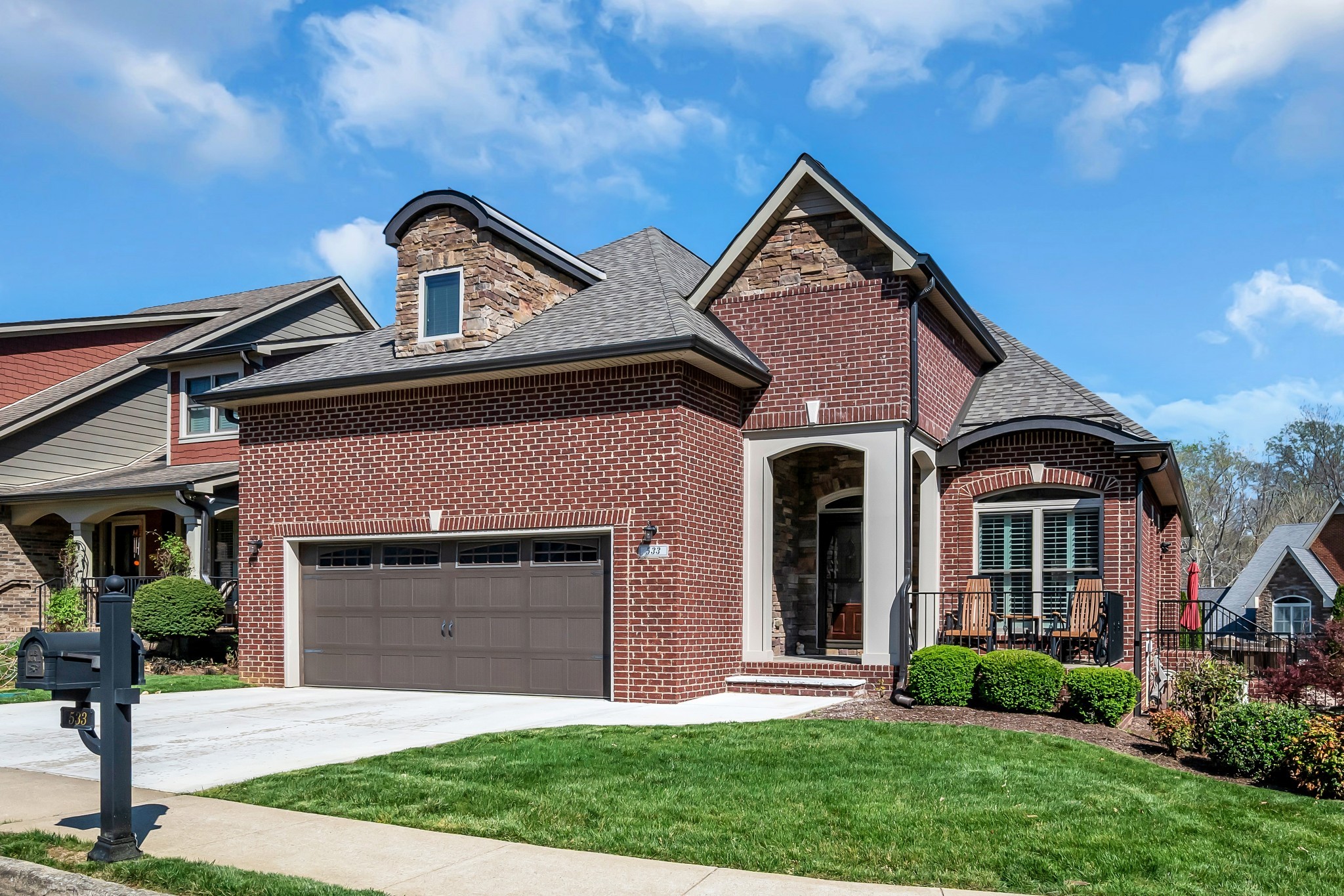533 Summit View Cir