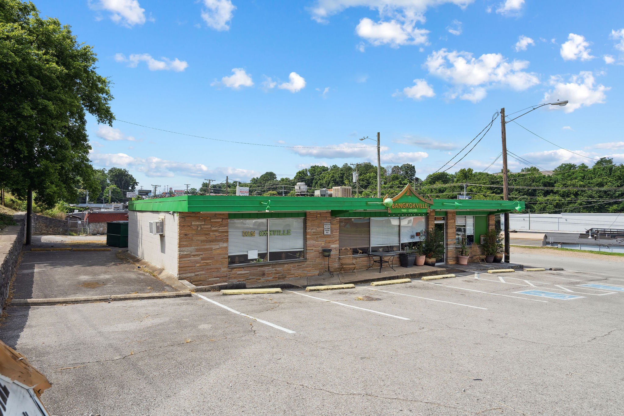 395 Haywood Ln