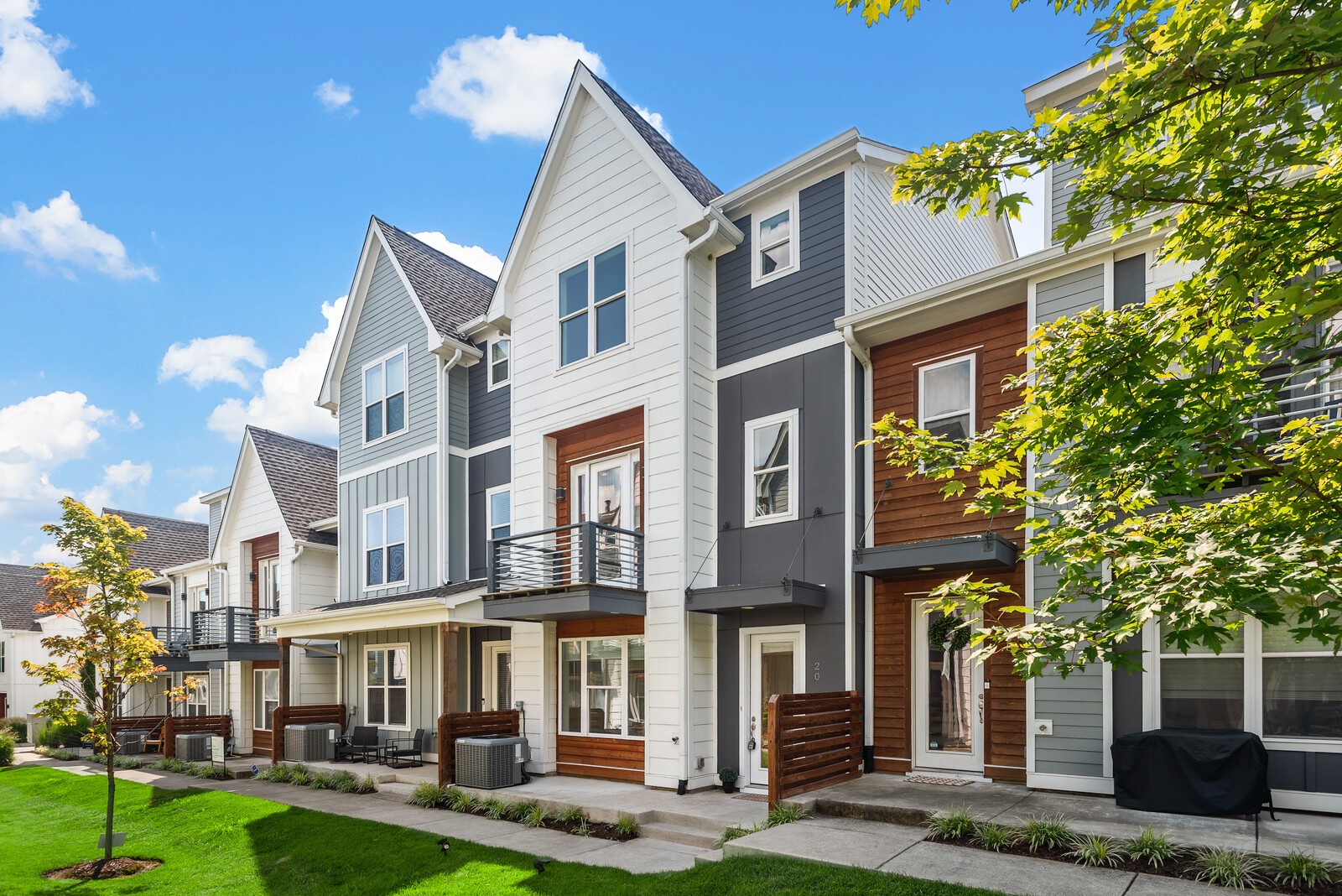 700 James Ave 20