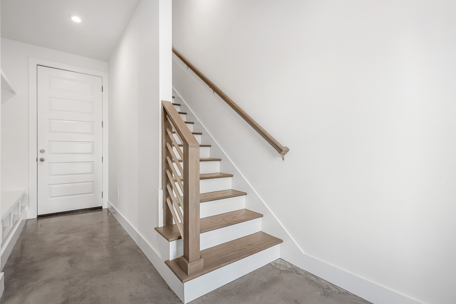 700 James Ave 20