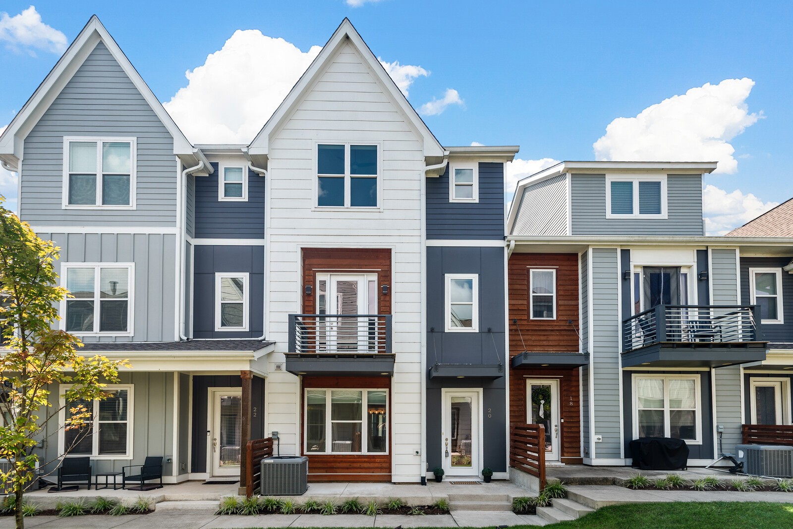 700 James Ave 20