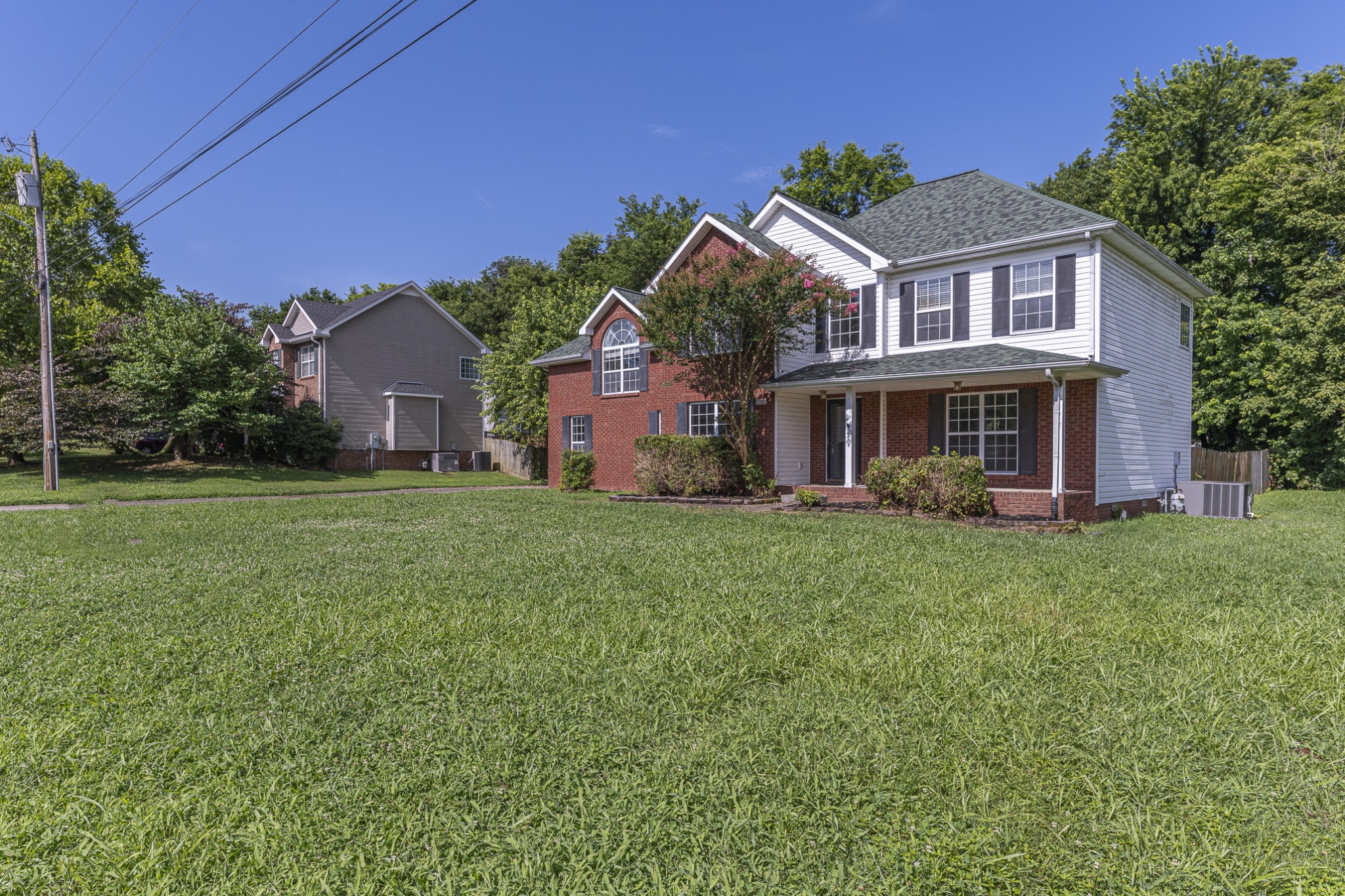 3332 Greenspoint Dr