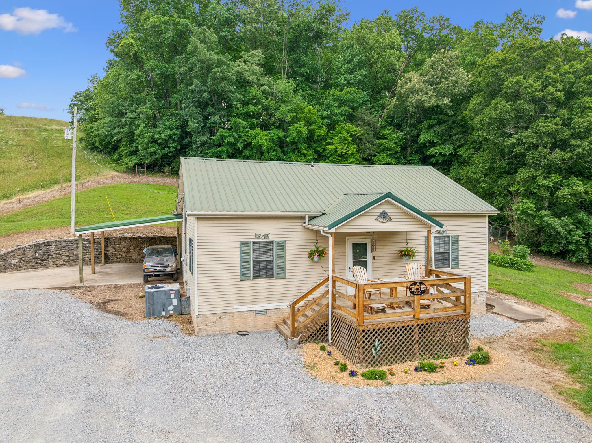 8663 Dog Creek Rd