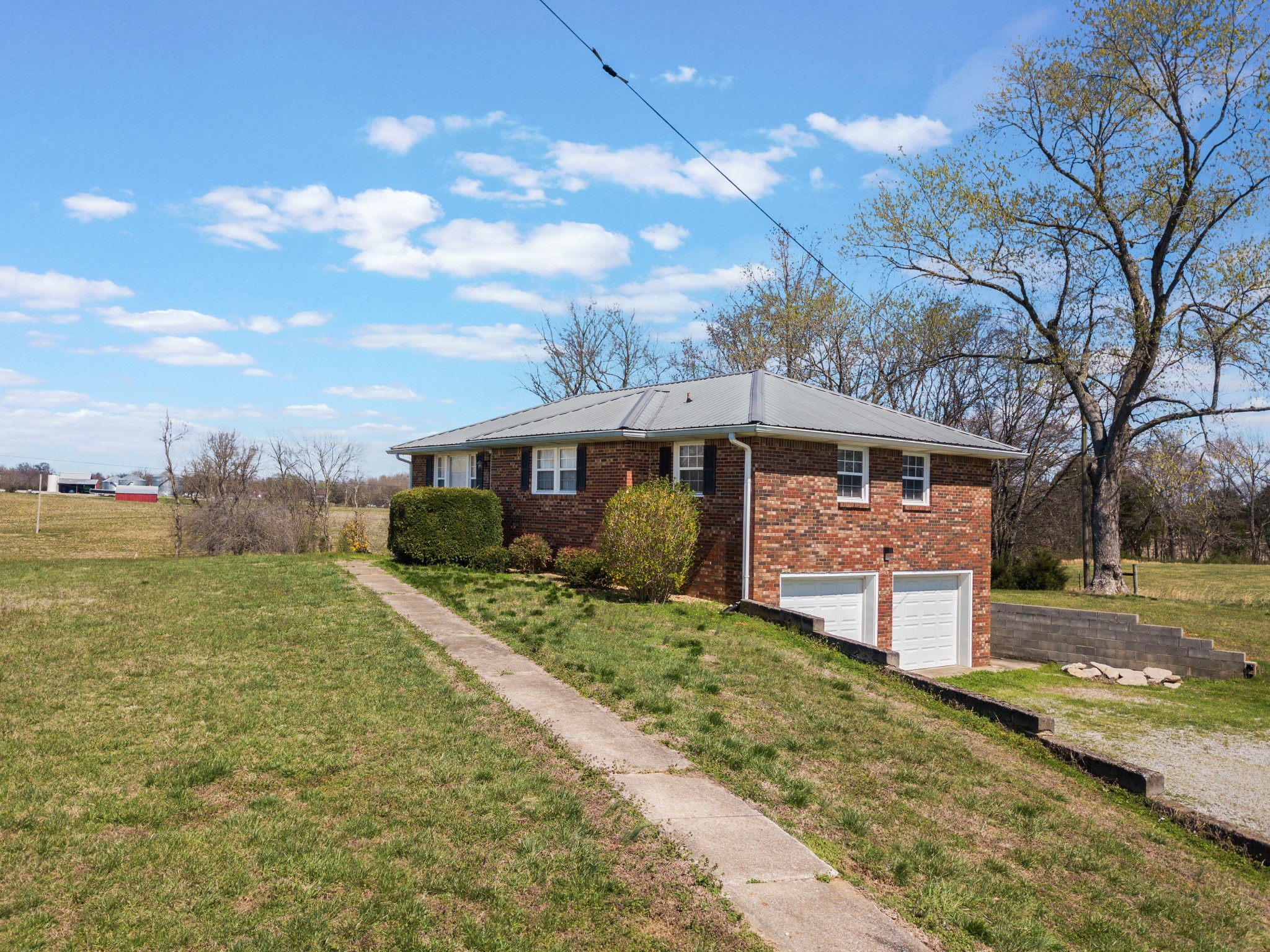 6035 Buzzard Creek Rd