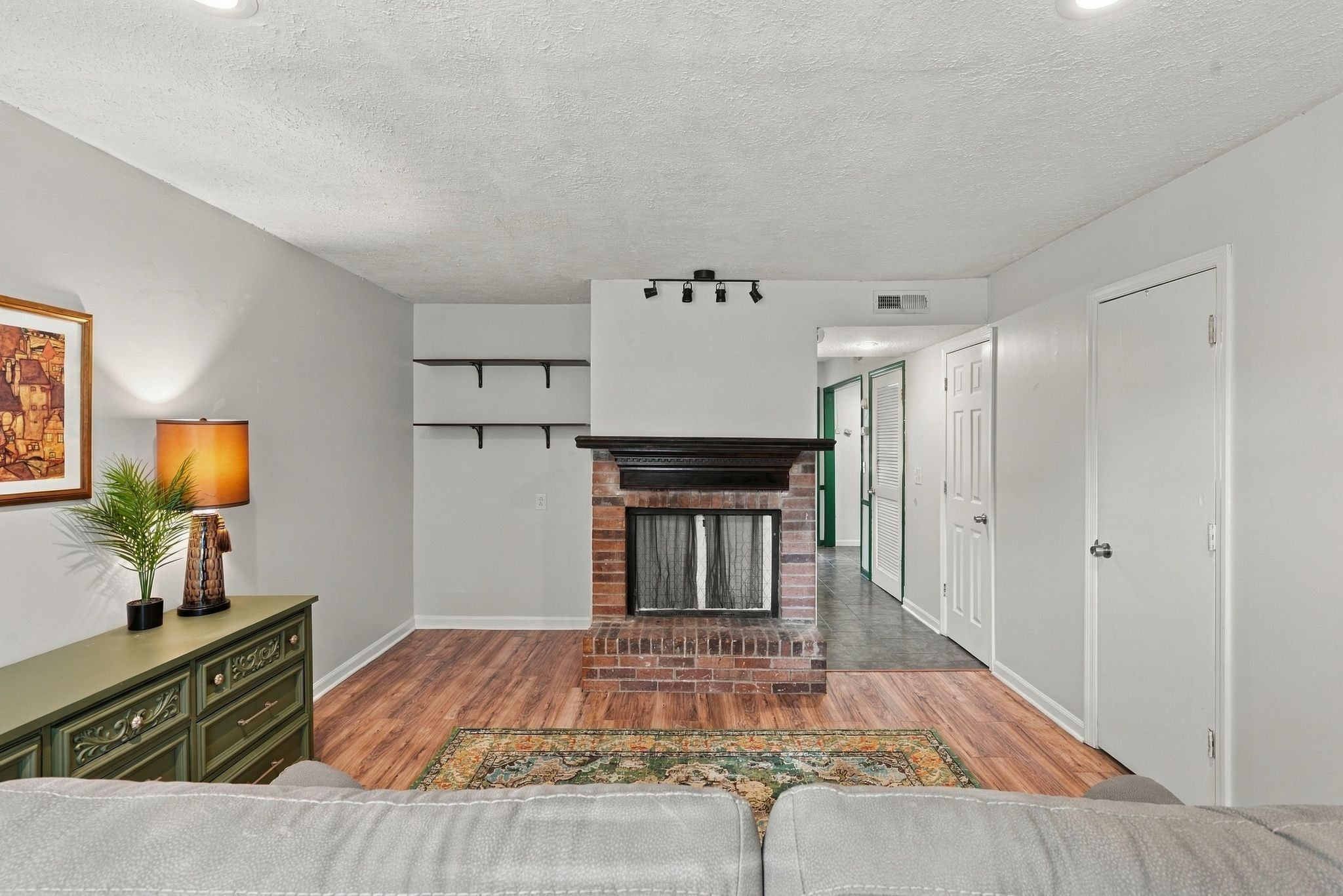 1422 Campbell Cir
