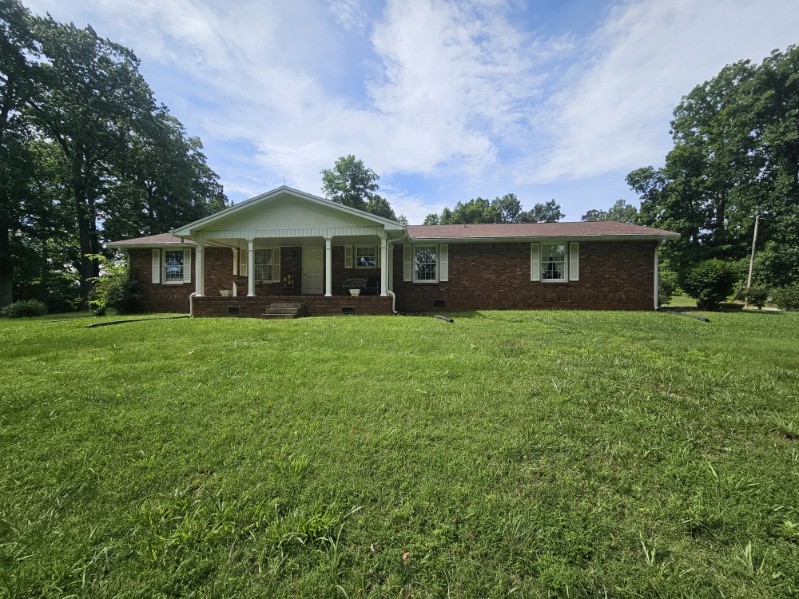 Photo 1 of 20 — 7069 Bob Carr Rd, Cross Plains, TN 37049