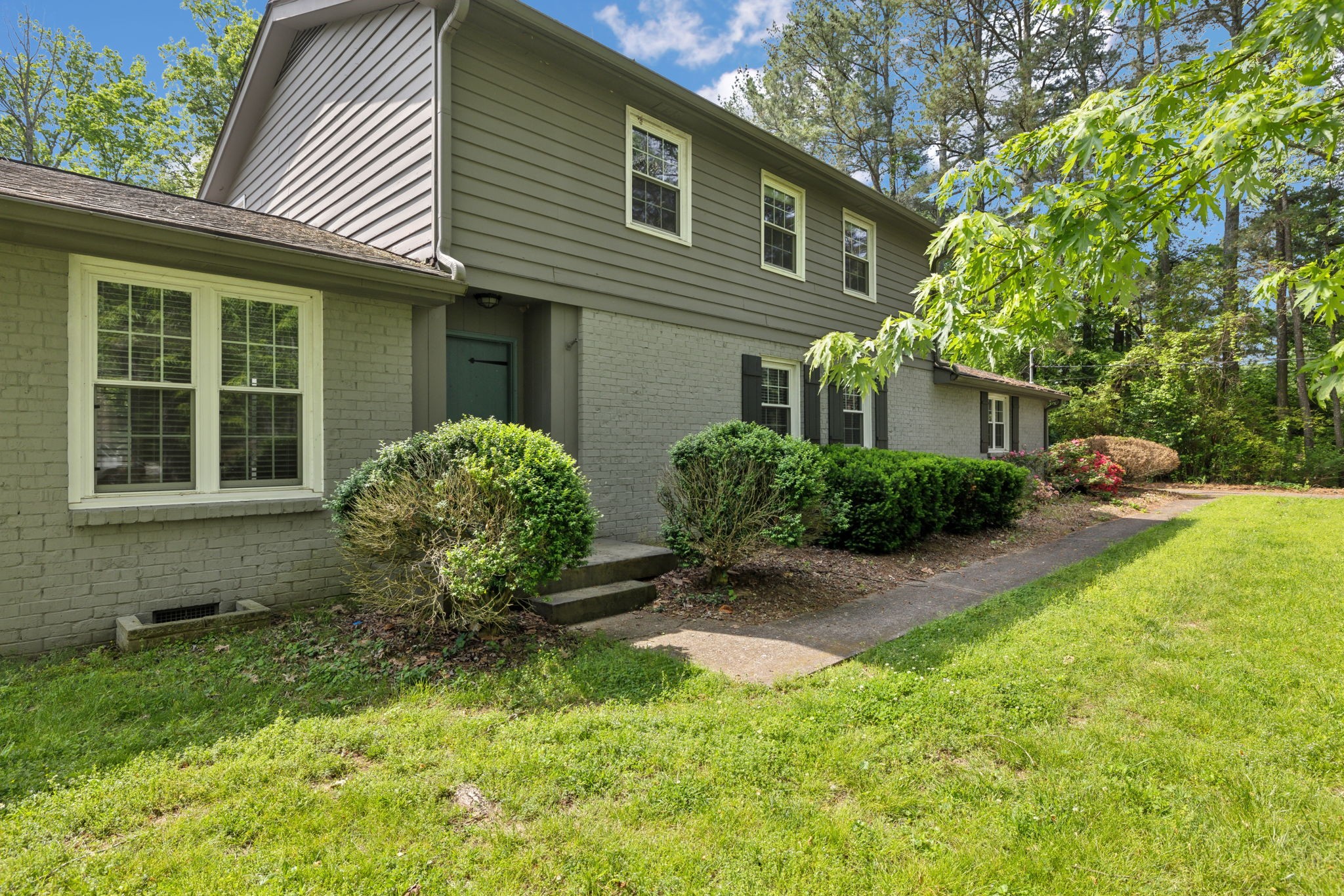 1204 Warner Ct
