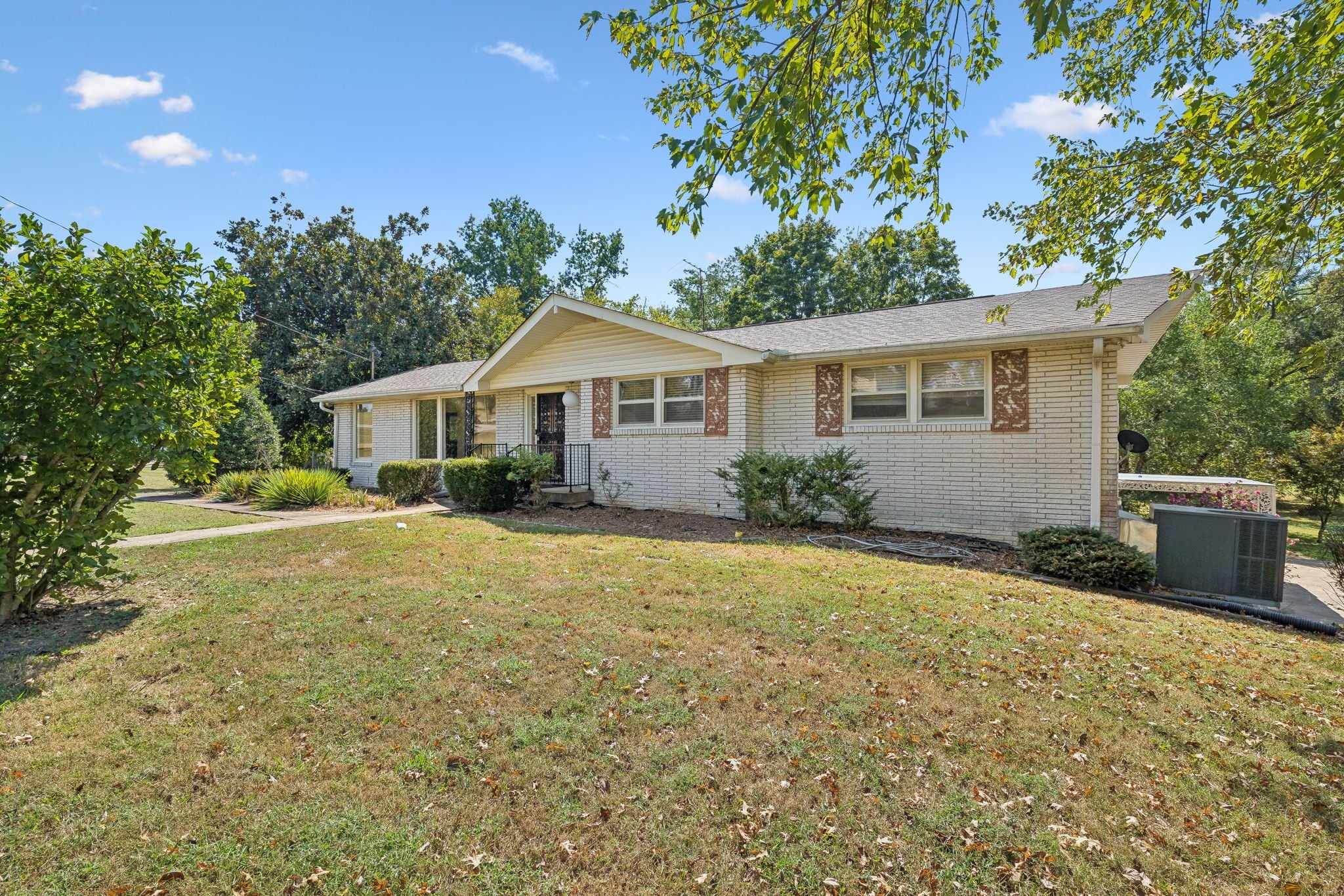 4-bed listing at 1225 Dalemere Dr, Nashville