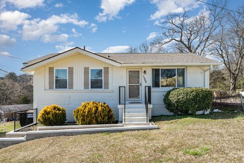 Photo of 1308 N Avondale Cir, Nashville, TN 37207 (MLS # 3145701)