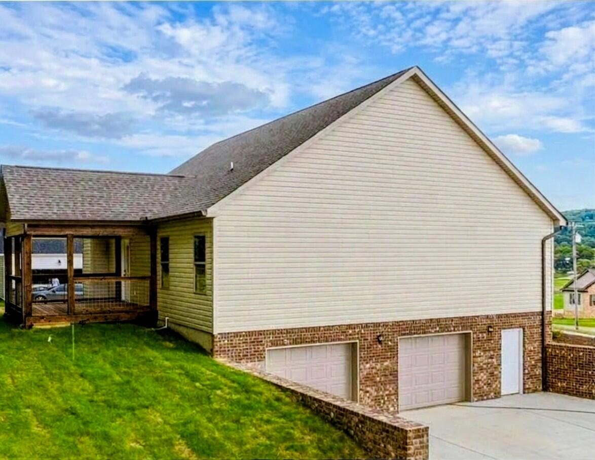 7100 Blue Springs Road SE