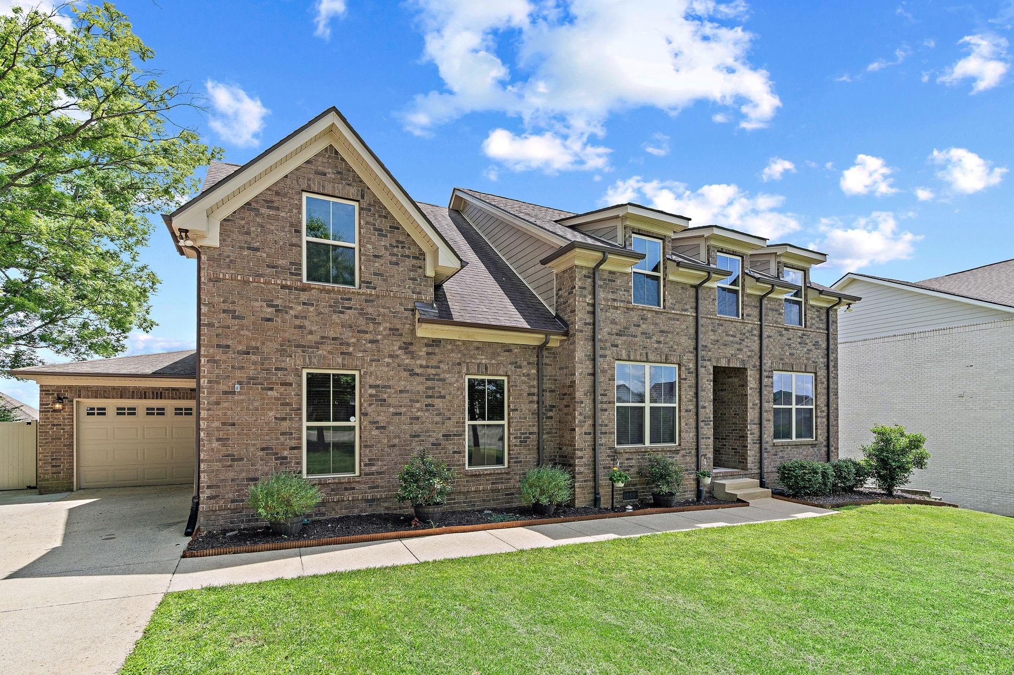 2957 Stewart Campbell Pt