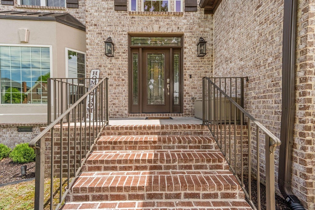 2406 Laurelton Creek Lane