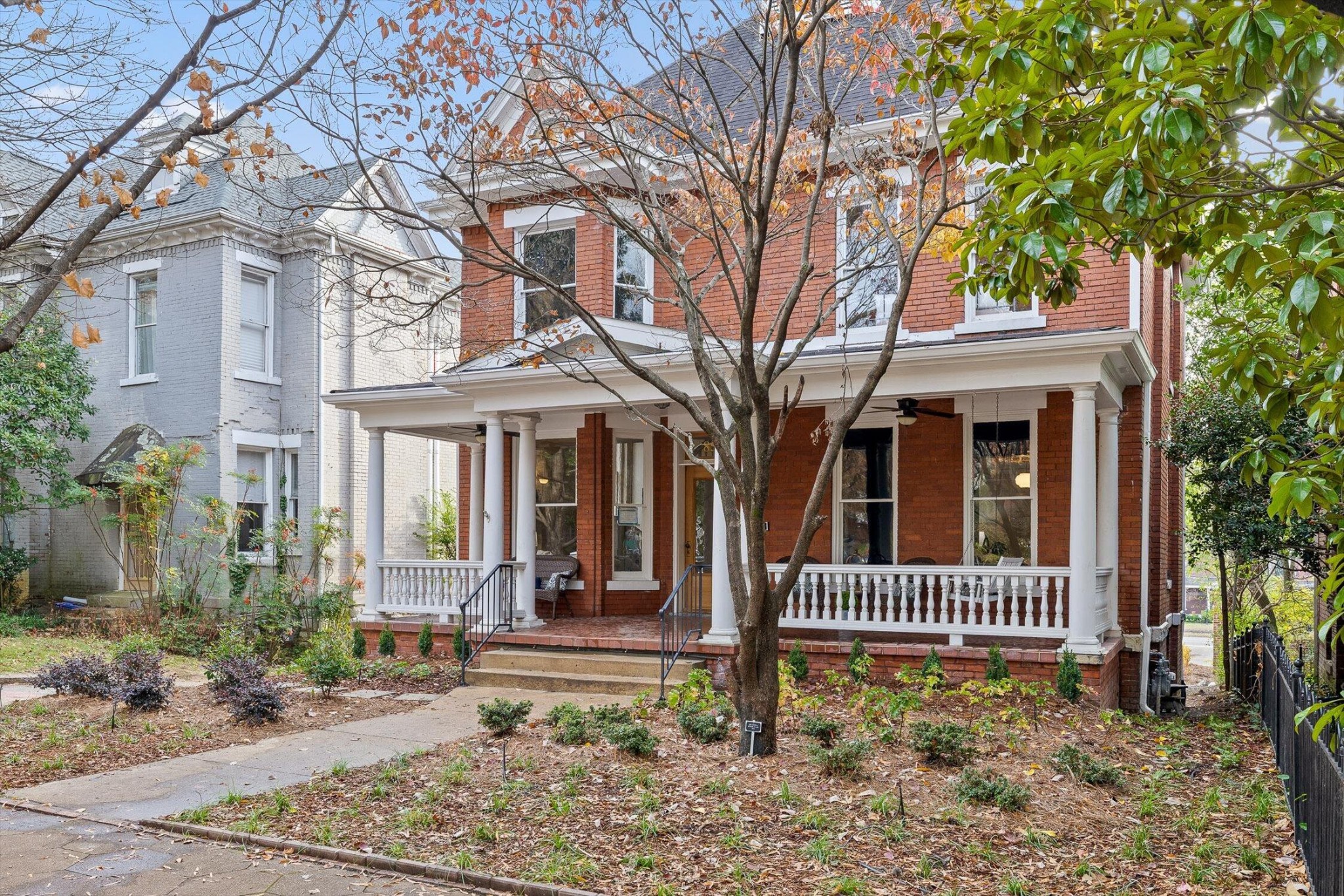850 Oak Street