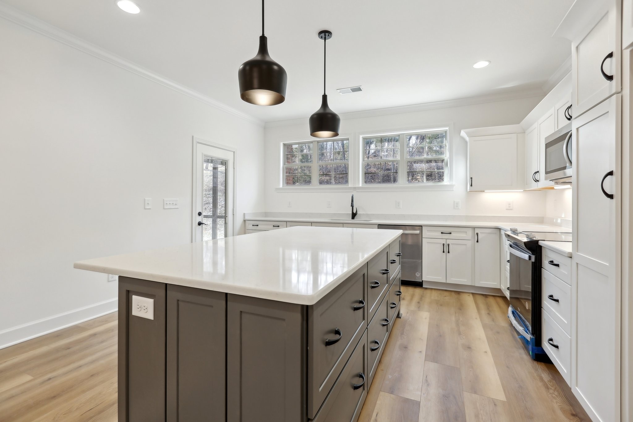 118 Nickolas Cir