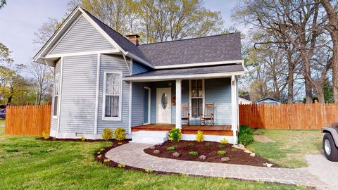2519 Old Greenbrier Pike Greenbrier TN 37073