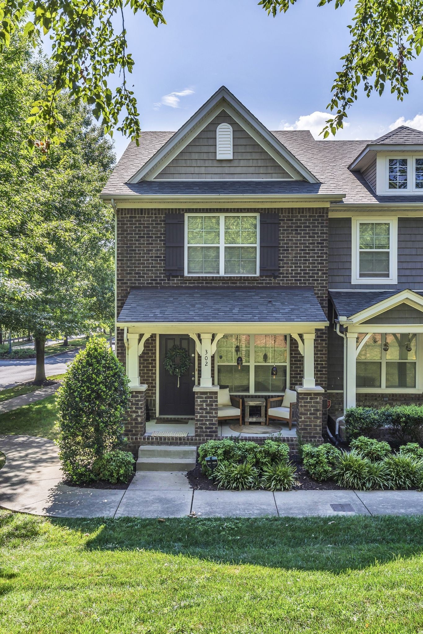 2.0-bed rental at 302 Mapleton Alley