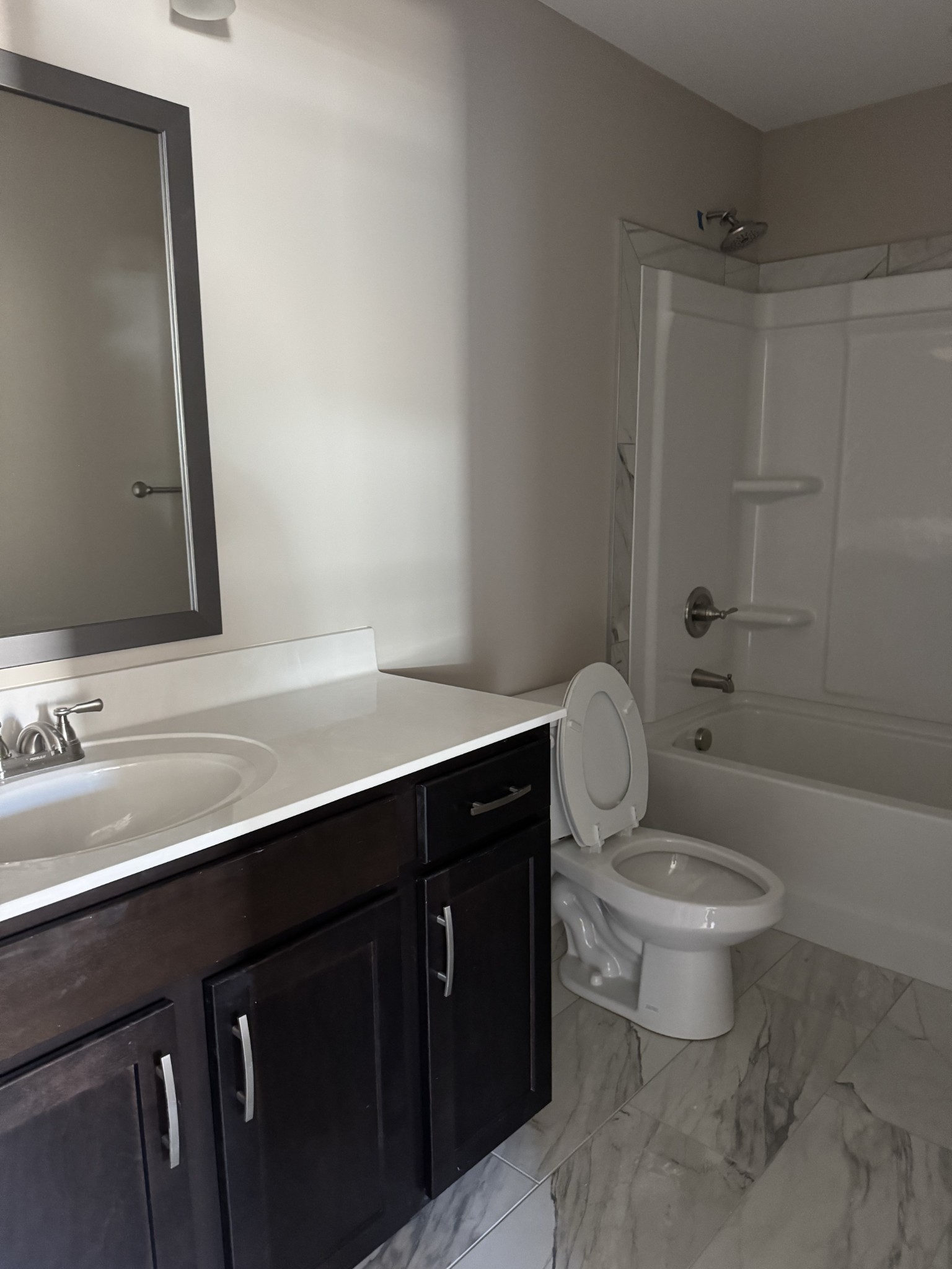 Clarksville, Tennessee 37040, United States, 3 Bedrooms Bedrooms, ,3 BathroomsBathrooms,Residential,Active,196561