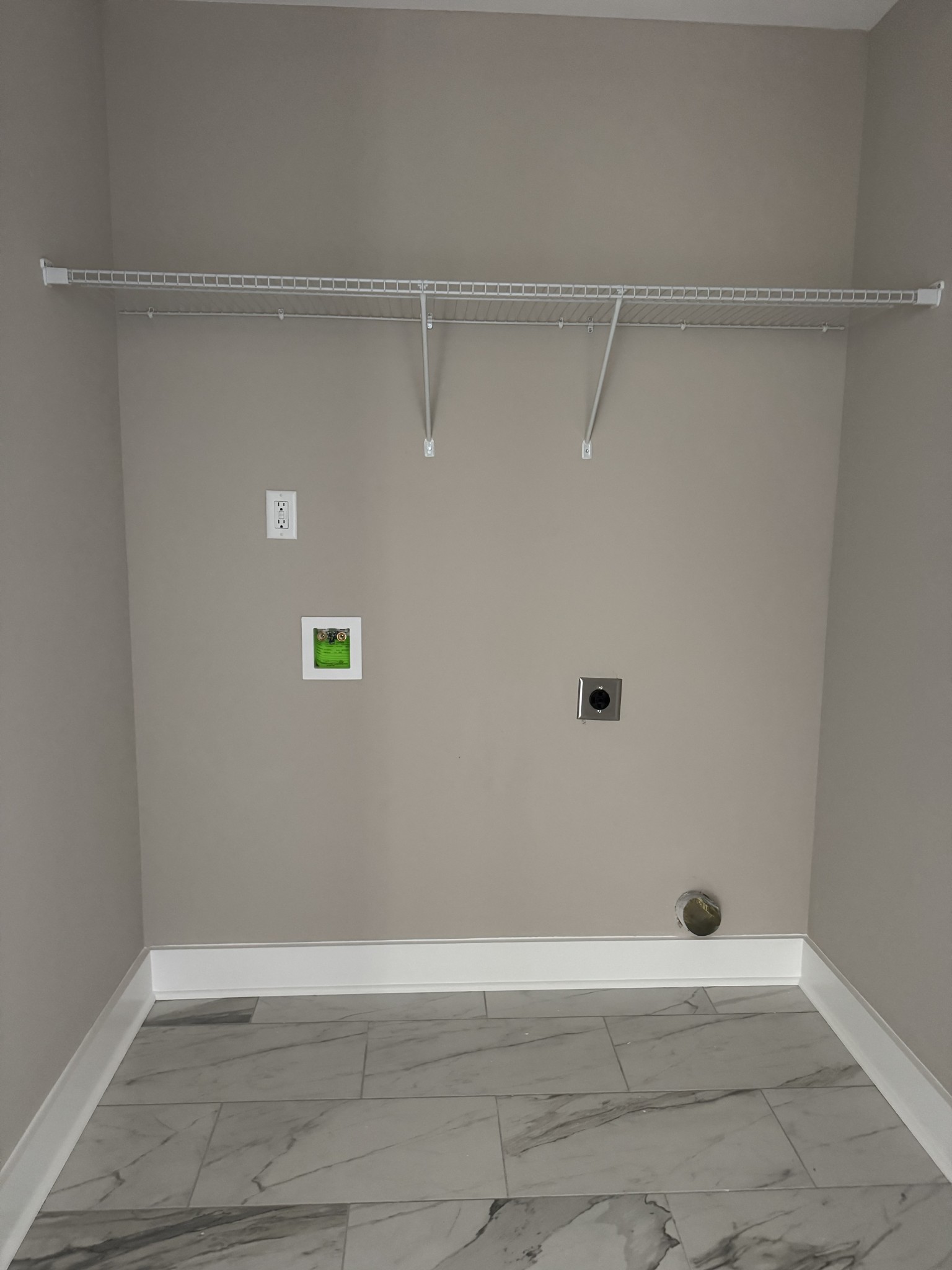 Clarksville, Tennessee 37040, United States, 3 Bedrooms Bedrooms, ,3 BathroomsBathrooms,Residential,Active,196561