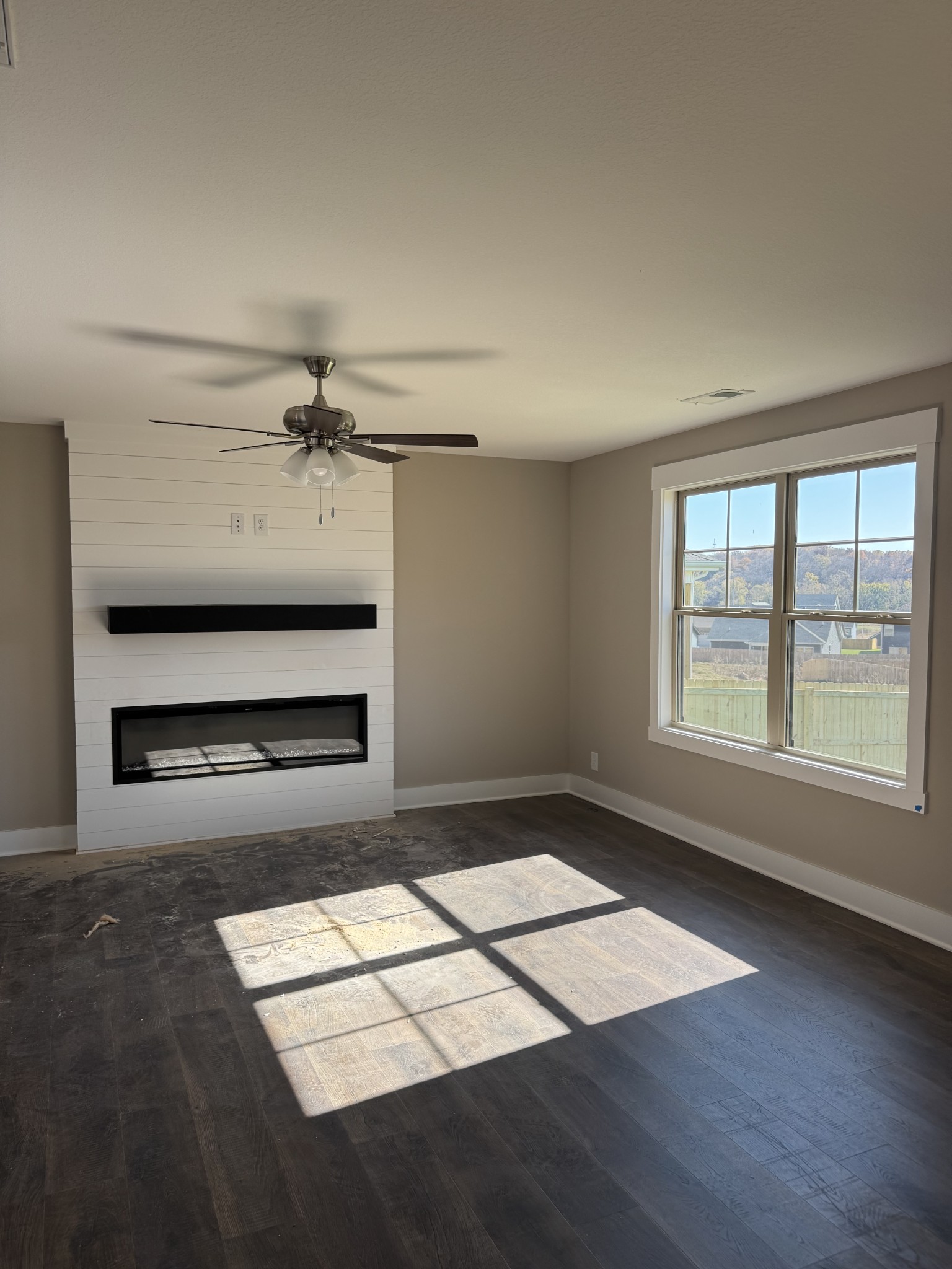 Clarksville, Tennessee 37040, United States, 3 Bedrooms Bedrooms, ,3 BathroomsBathrooms,Residential,Active,196561