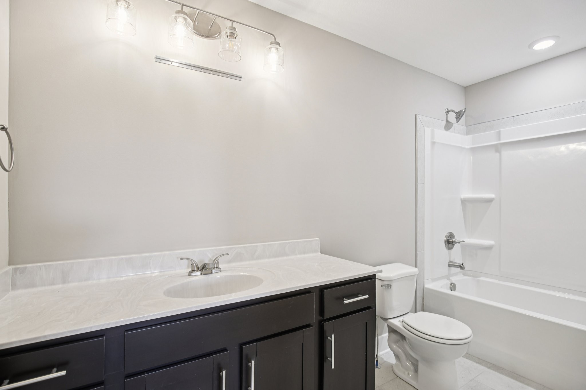 Clarksville, Tennessee 37040, United States, 3 Bedrooms Bedrooms, ,3 BathroomsBathrooms,Residential,Active,196561