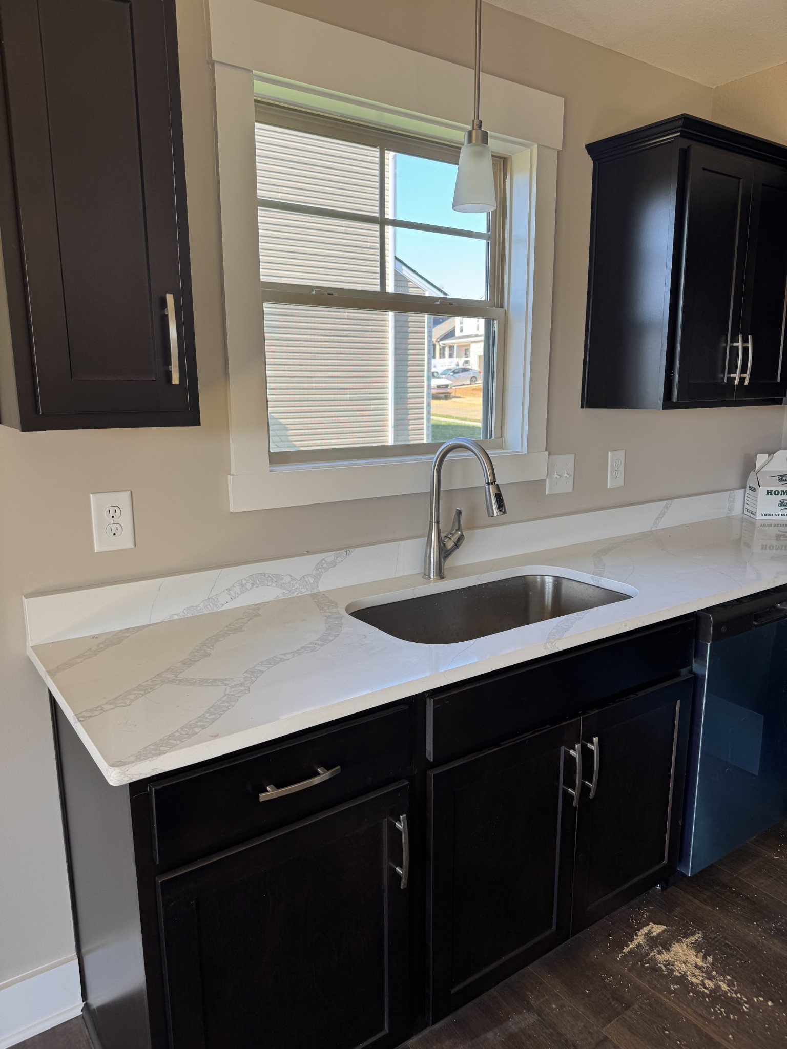 Clarksville, Tennessee 37040, United States, 3 Bedrooms Bedrooms, ,3 BathroomsBathrooms,Residential,Active,196561