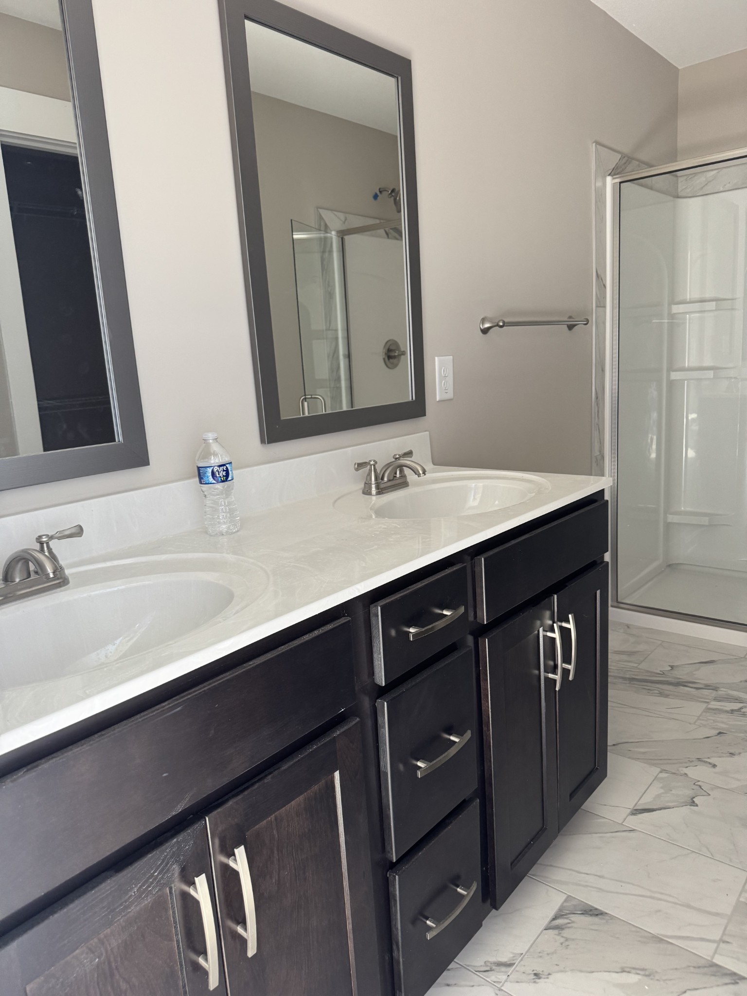 Clarksville, Tennessee 37040, United States, 3 Bedrooms Bedrooms, ,3 BathroomsBathrooms,Residential,Active,196561