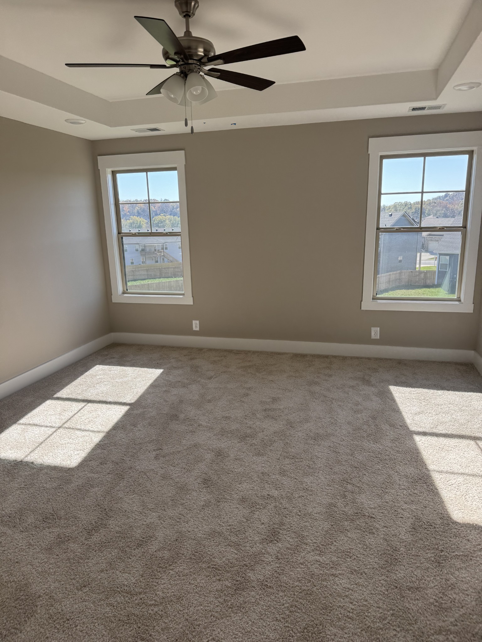 Clarksville, Tennessee 37040, United States, 3 Bedrooms Bedrooms, ,3 BathroomsBathrooms,Residential,Active,196561