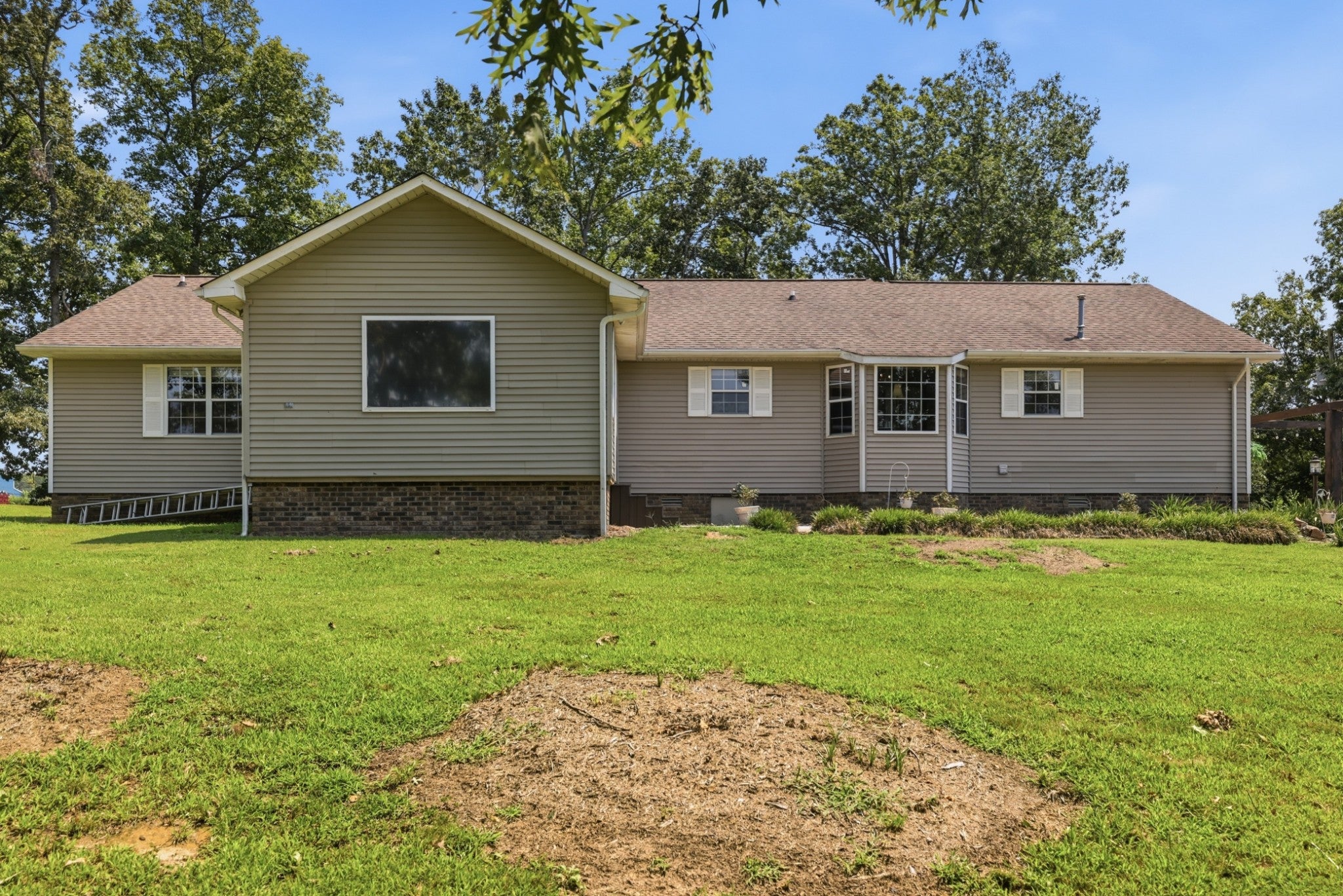 2359 Highway 22 N