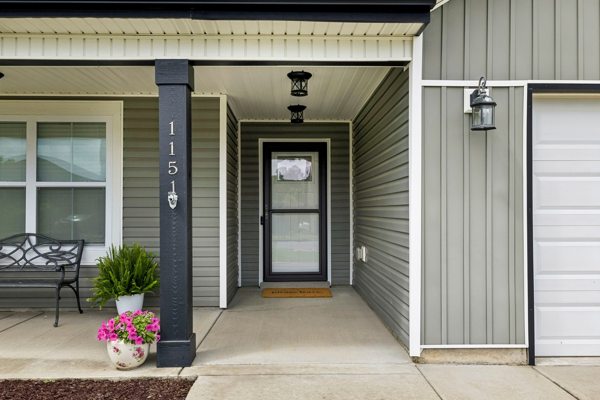 1151 Eagles Bluff Dr