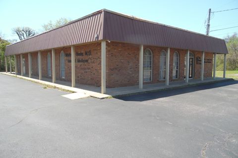 317 W Gaines Street Lawrenceburg TN 38464